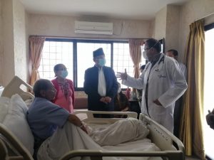 मोहन वैद्यलाई भेट्न नर्भिक पुगे प्रचण्ड मोहन वैद्यलाई भेट्न नर्भिक पुगे प्रचण्ड