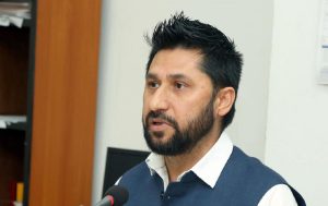 रवि लामिछानेलाई छातीमा डोजर थाप्न  आउन आग्रह गर्दै प्रदर्शनमा उत्रिए सुकुम्बासी