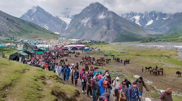 सैन्यकरण र तीर्थयात्राहरूको वातावरणीय टोल