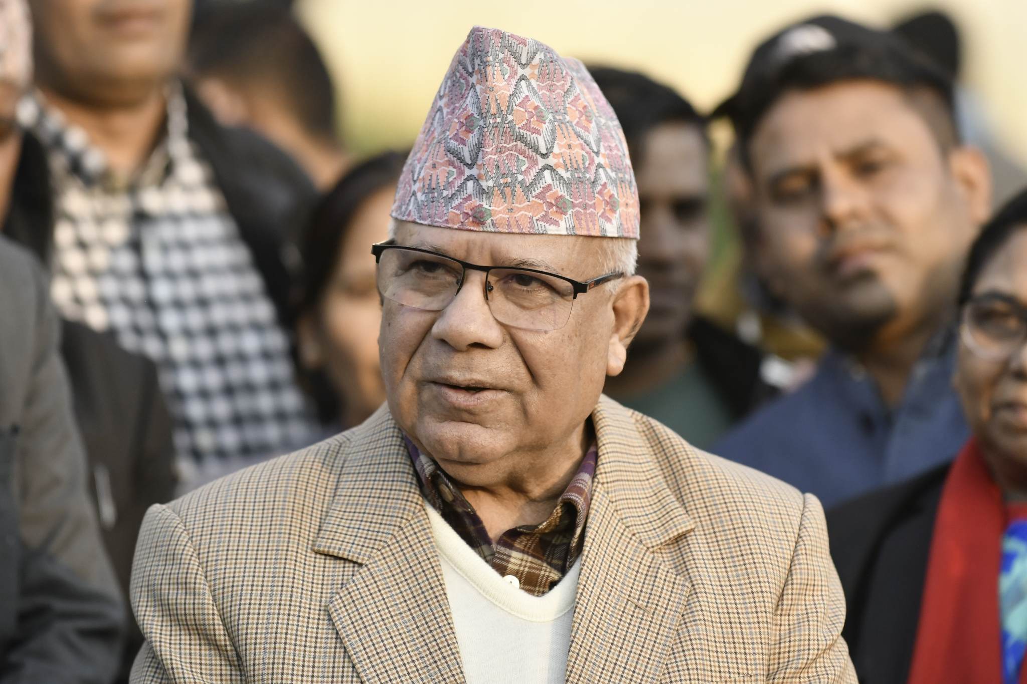 माधव नेपाल सहितका ९३ जना विरुद्धको मुद्धामा बहस नोट पेश गर्न आदेश