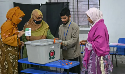 बङ्गलादेशमा नयाँ सरकार र संविधान संशोधनका लागि मतदान जारी