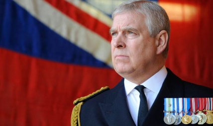 बेलायतका  राजाका भाई चार्ल्स पक्राउ