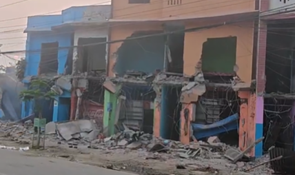 वीरगन्जमा आज बिहानै देखी घरटहरा भत्काउन सुरू