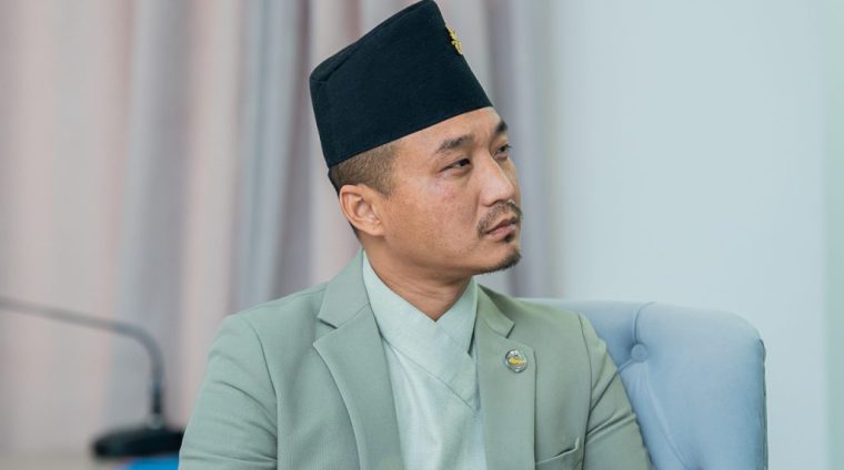 गृहमन्त्री सुधन गुरुङको आफूले विभिन्न सेयर बजारमा गरेको लगानीको स्रोत ऋणबाट जुटाएको स्पष्टीकरण