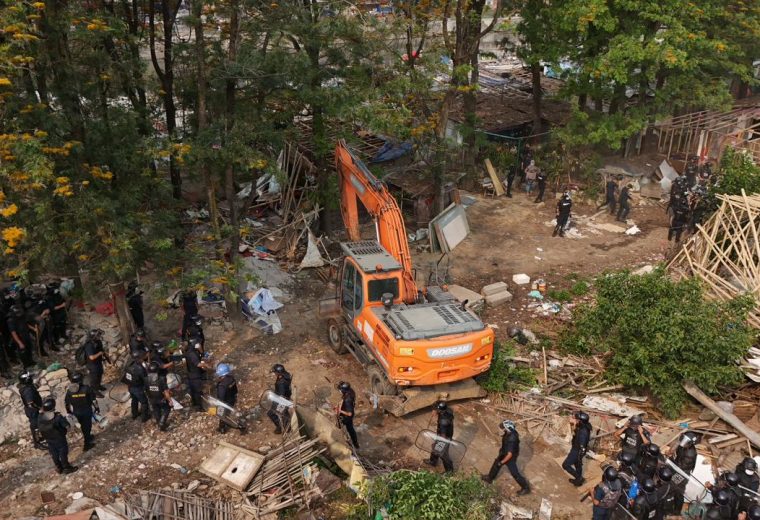 गैरीगाउँको सुकुम्बासी बस्ती पनि हटाउन सुरू