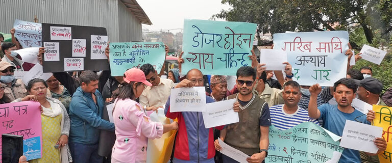 थापाथलीका सुकुम्बासी बस्ती भत्काउन २० ओटा डोजर, १५ हजार सुरक्षाकर्मी  परिचालन