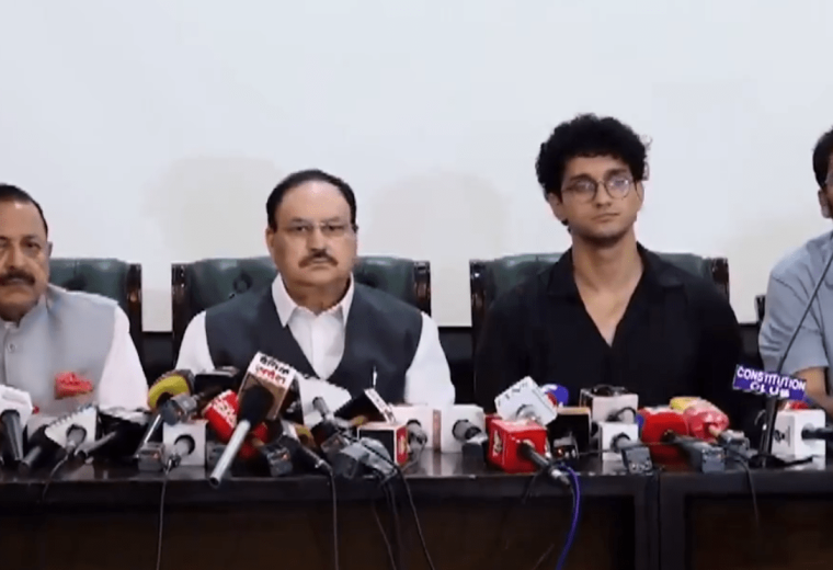 भारतमा कक्रोच पार्टीले आफ्नो आन्दोलन समाप्त भएको गर्यो घोषणा