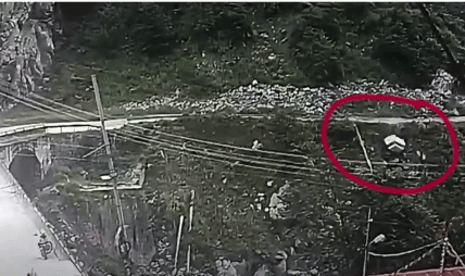 त्रिशुली नदिमा इभी भ्यान खस्दा चालक वेपत्ता