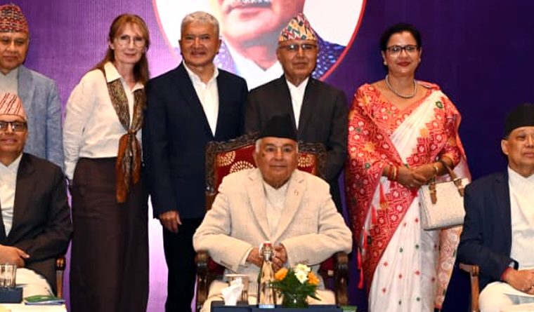 राष्ट्रपति पौडेलद्वारा डा. रामकण्ठ माकजू र रामेशवर खनाल ‘हेमबहादुर मल्ल’ सम्मानद्वारा सम्मानित