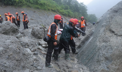 त्रिशुली ३’ बी, आयोजनाको सुरूङमा फसेकाको उद्धारका लागि खटिए  चिनियाँ विज्ञ