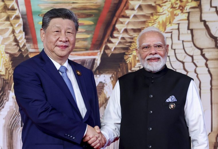 भारतीय प्रधानमन्त्री मोदी र चिनीयाँ राष्ट्रपति सीबीच दिल्लीमा द्धीपक्षीय भेटवर्ता