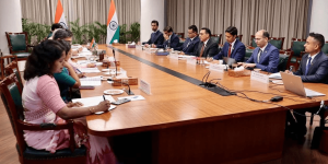 भारत भ्रमणमा रहेका अर्थमन्त्री वाग्लेको उच्चस्तरीय भेटवार्तामा नेपालको झण्डा नै गायव
