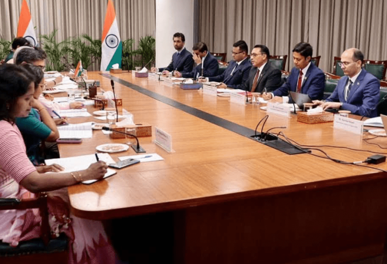 भारत भ्रमणमा रहेका अर्थमन्त्री वाग्लेको उच्चस्तरीय भेटवार्तामा नेपालको झण्डा नै गायव
