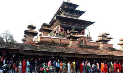 तलेजु भवानीको दर्शन आज विहान ५ बजेदेखि नै सुरू तलेजु भवानीको दर्शन आज विहान ५ बजेदेखि नै सुरू
