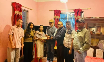 स्वर्गीय पत्रकार बसन्तप्रकाश उपाध्यायको परिवारलाई नेजा मार्फत १६ लाख भन्दा बढी नेपाल पत्रकार महासंघ मार्फत हस्तान्तरण